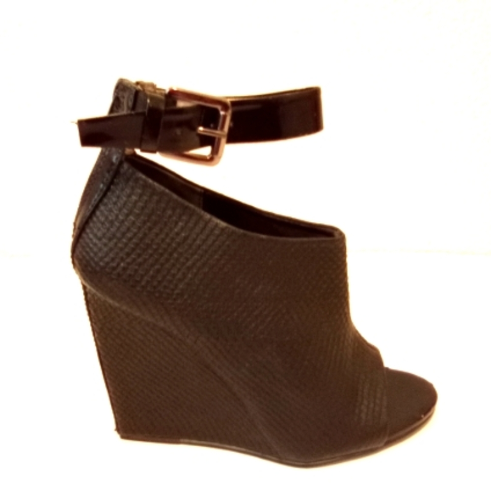 Carlos by Carlos Santana Black Leather Zip 4 1/2" Wedge Heels sz 8.5 M